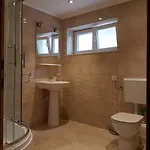 Nena Apartment Split