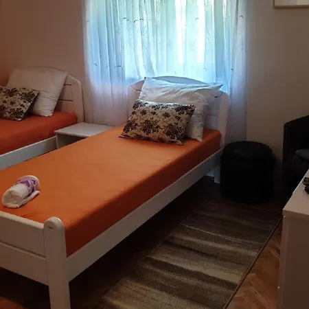Apartment Nena *