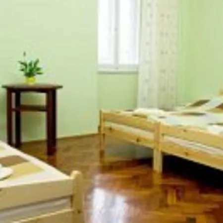 Nena Apartment Split