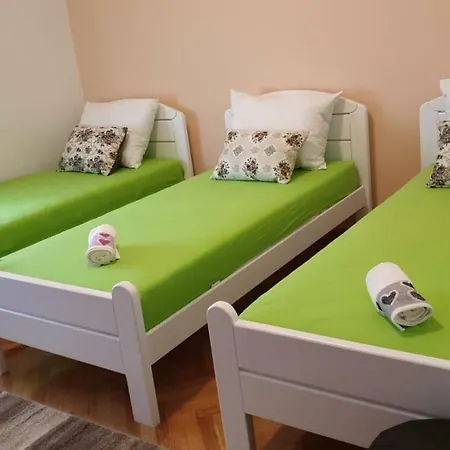 Nena Apartment Split